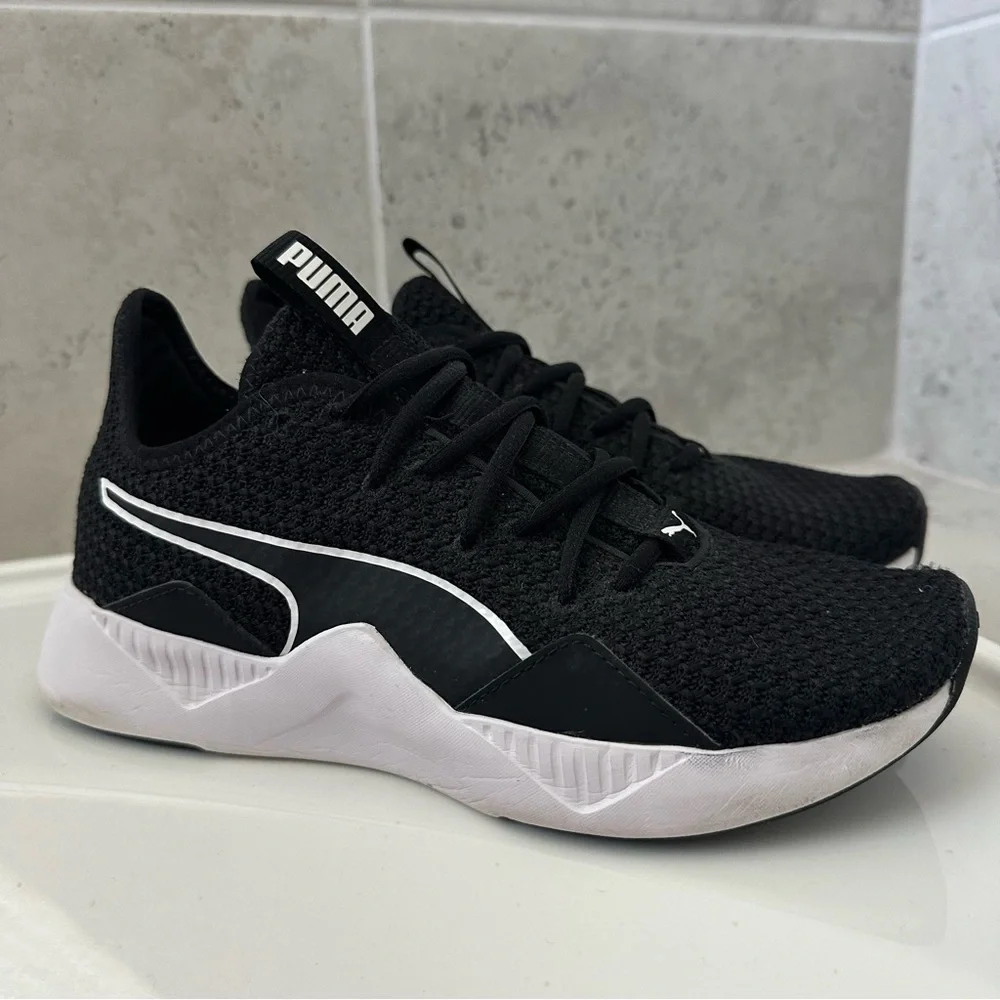 Puma Women’s Black Sneakers Size 8